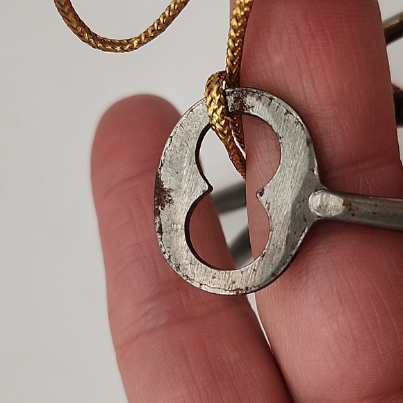 Vintage Lot of Skeleton Keys 8 Count - Picture 7 of 8